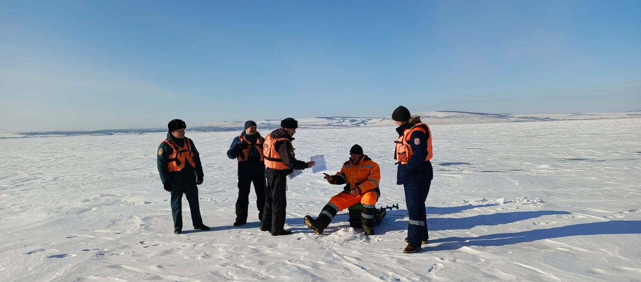 Безопасность людей на водных объектах в зимний период времени.