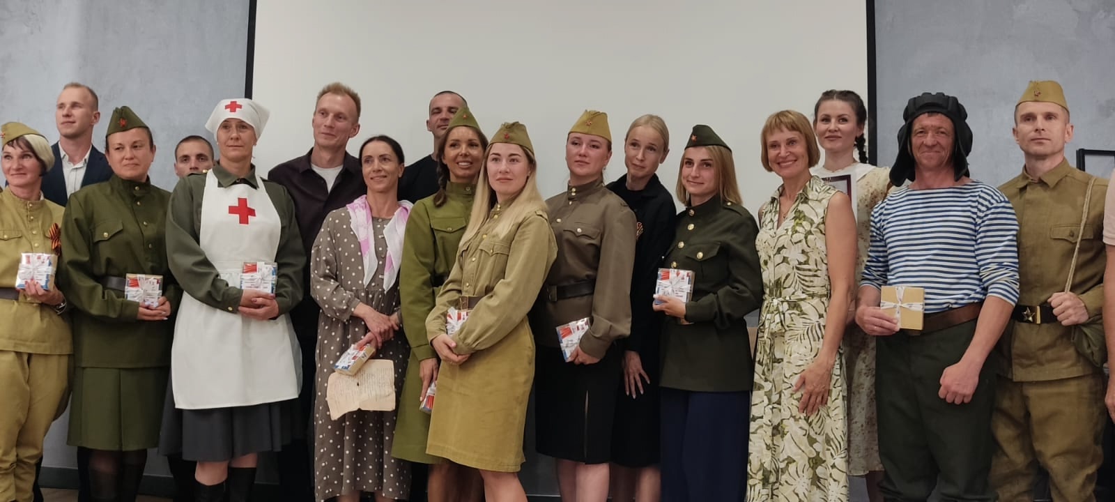Герои в нашей памяти живут….